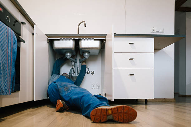 Professional Plumbing technician working in Vinton, IA